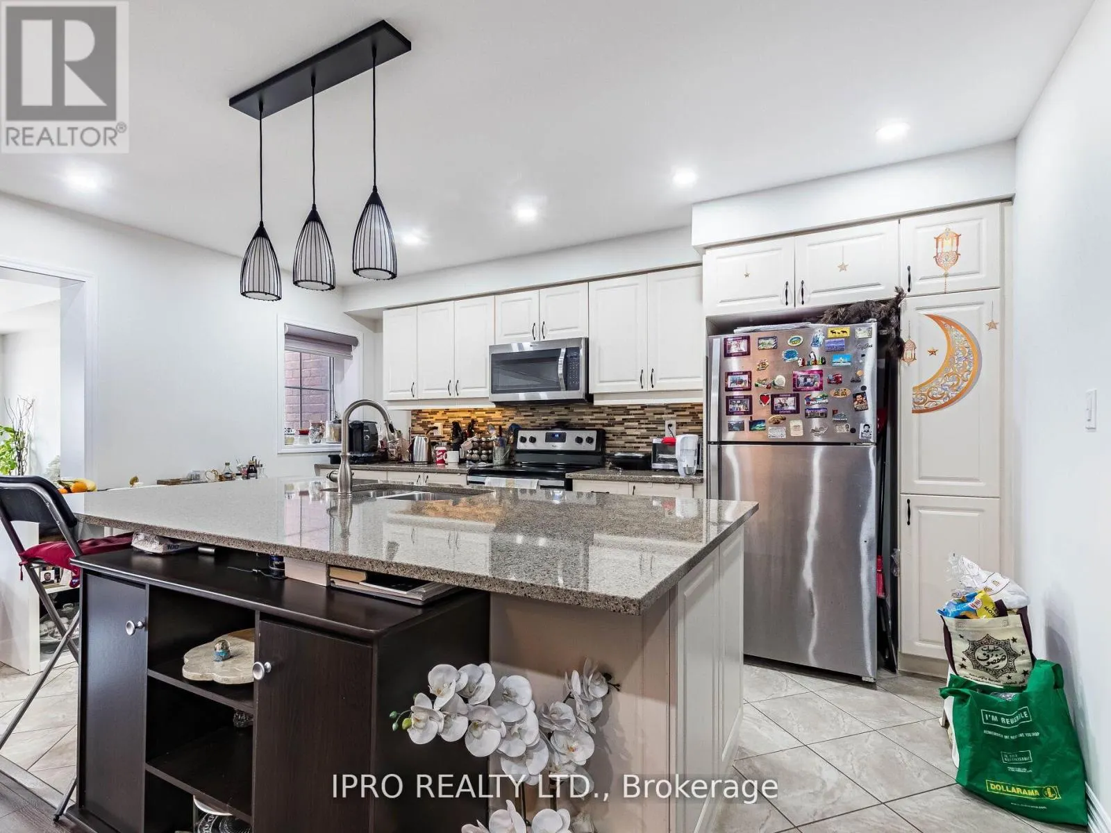 581 ALLPORT GATE
