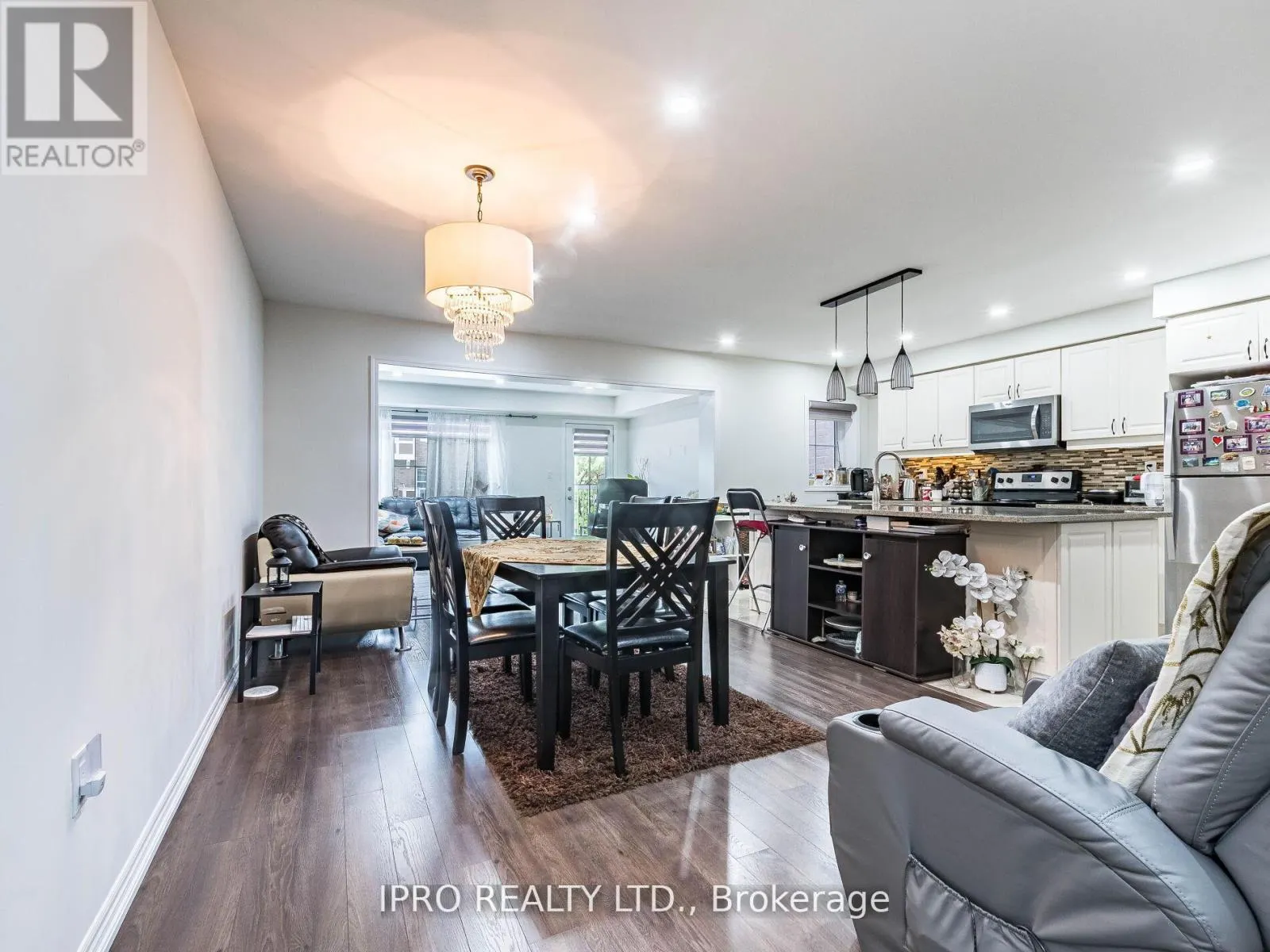 581 ALLPORT GATE