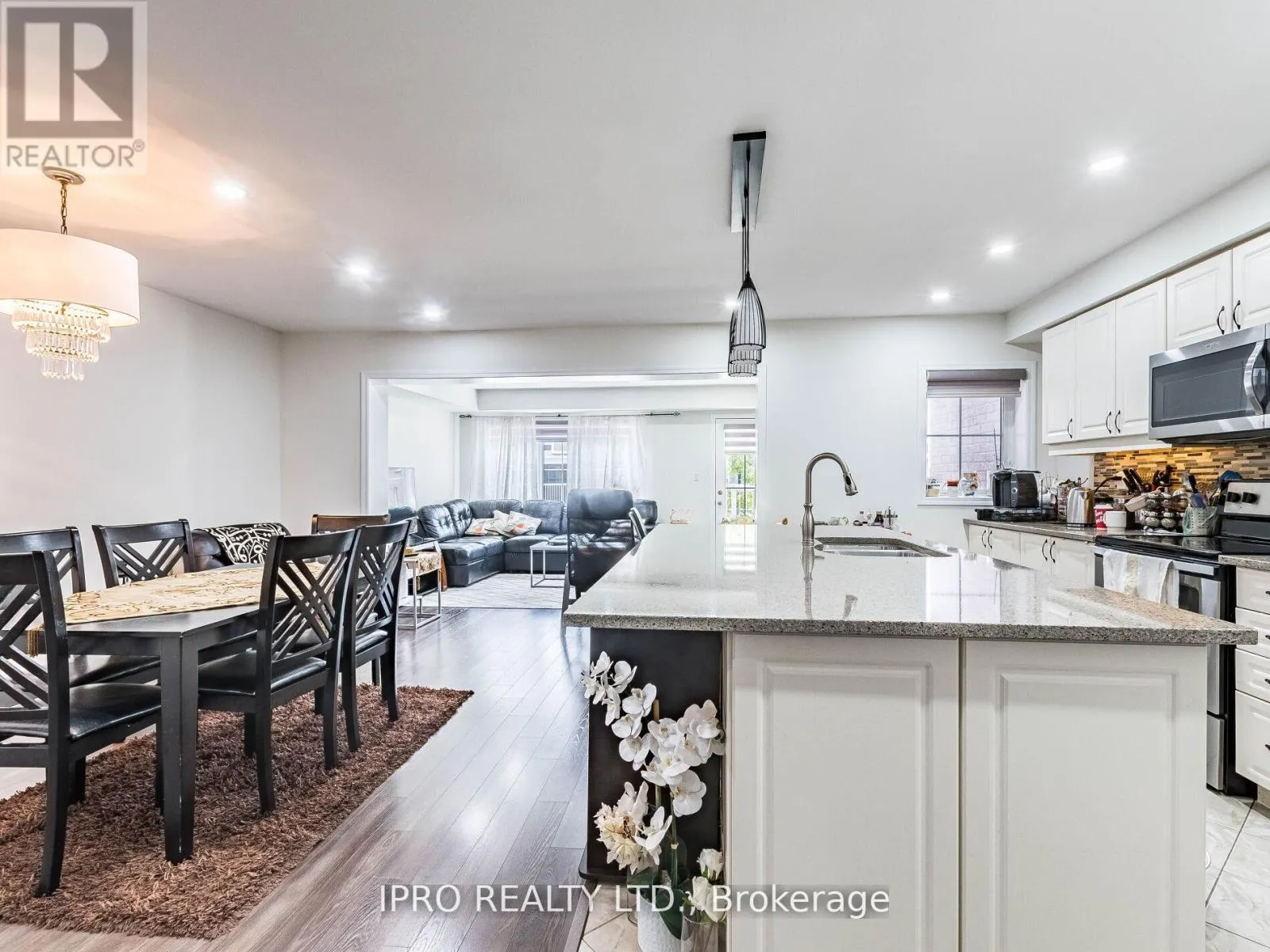 581 ALLPORT GATE