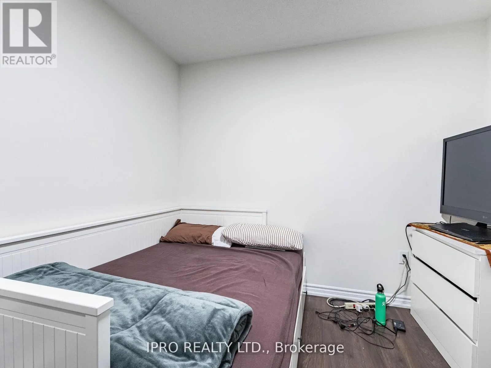 581 ALLPORT GATE