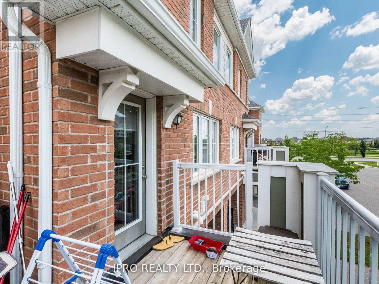 581 ALLPORT GATE