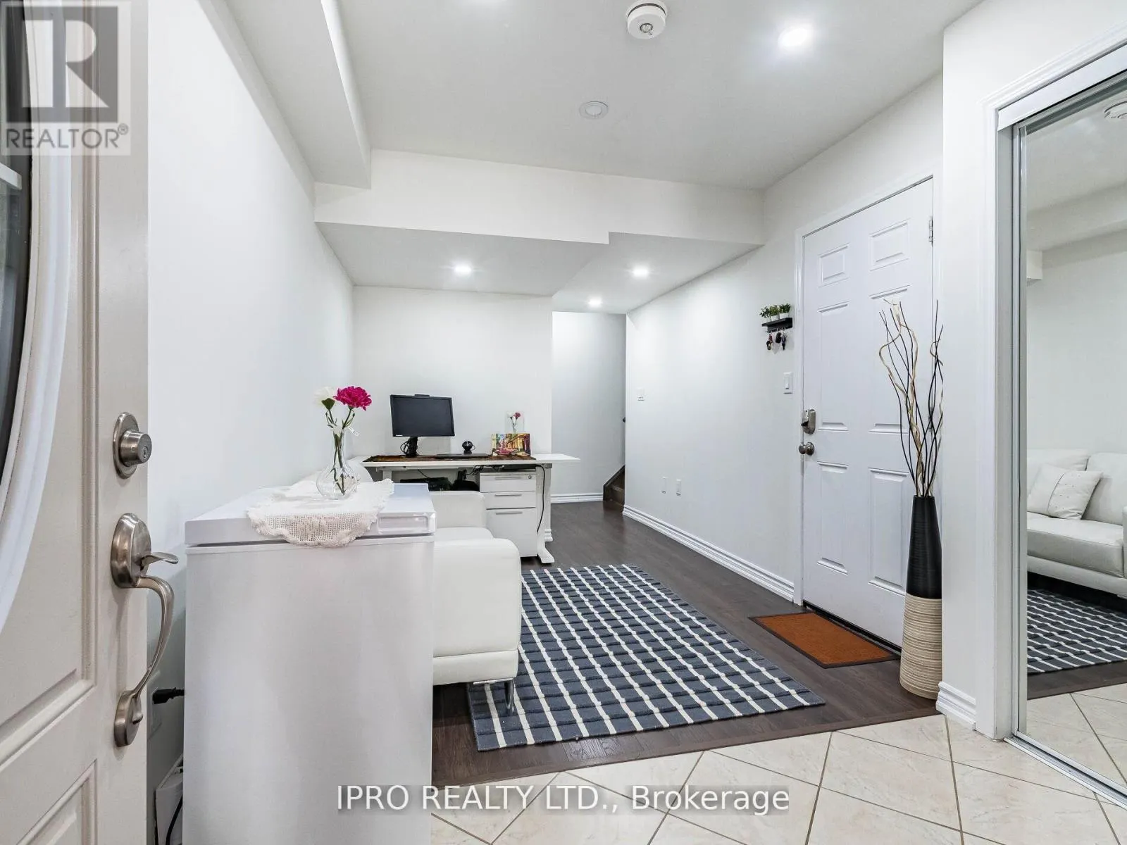 581 ALLPORT GATE
