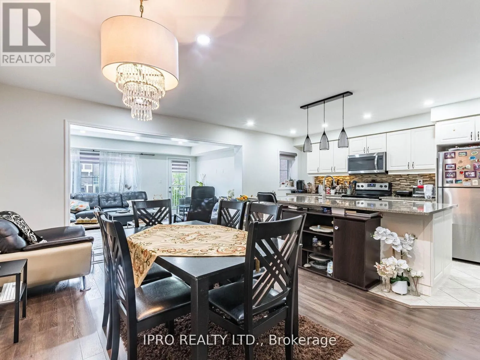 581 ALLPORT GATE