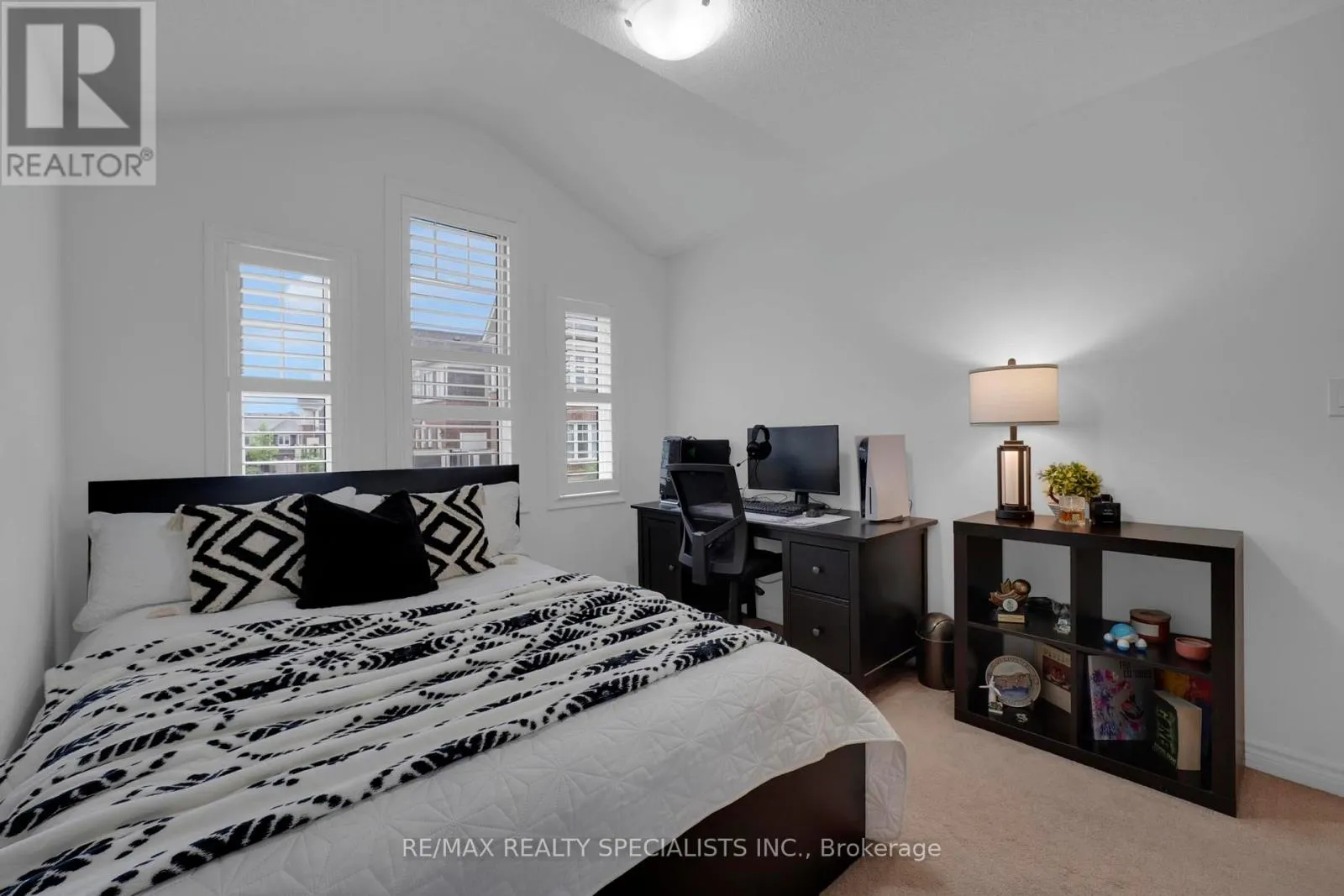 36 - 1000 ASLETON BOULEVARD