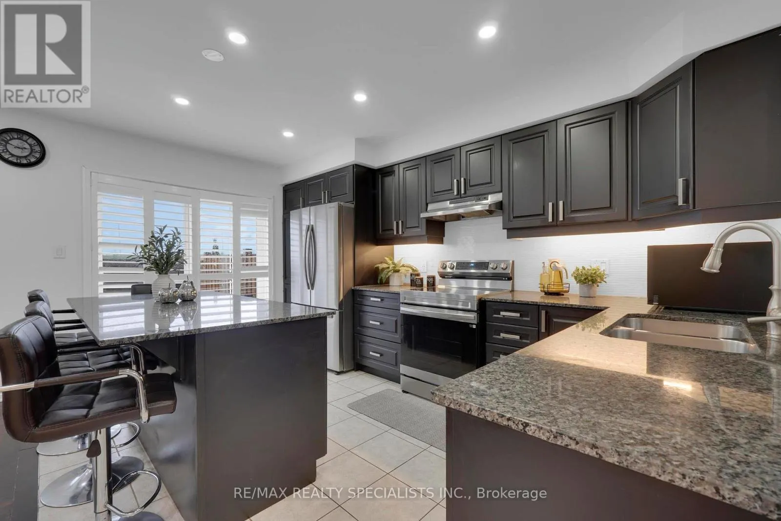 36 - 1000 ASLETON BOULEVARD
