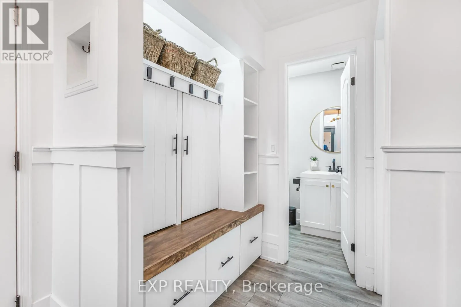 184 HOWARD CRESCENT