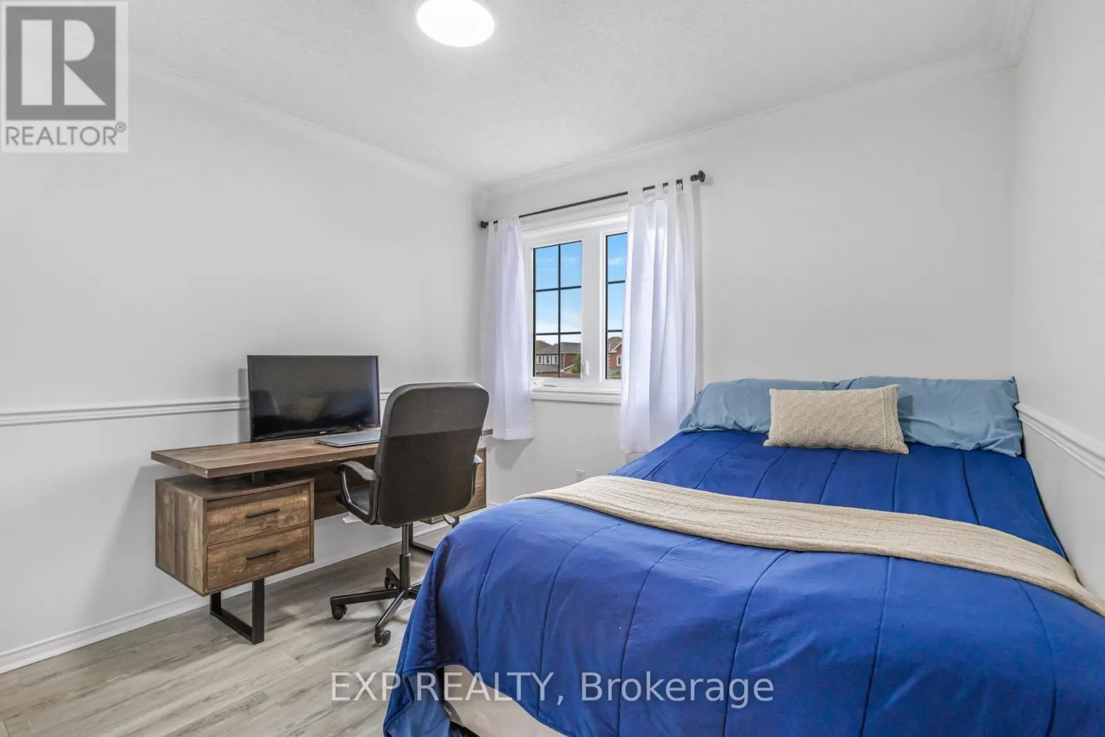 184 HOWARD CRESCENT