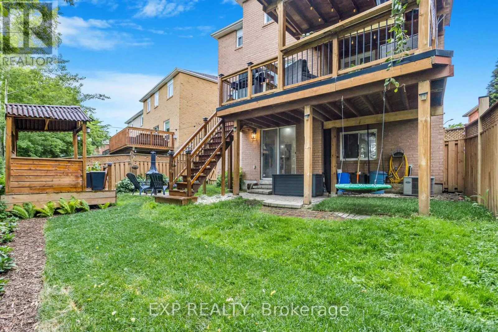 184 HOWARD CRESCENT