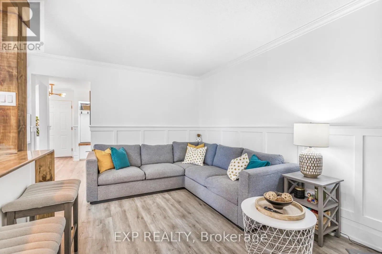 184 HOWARD CRESCENT