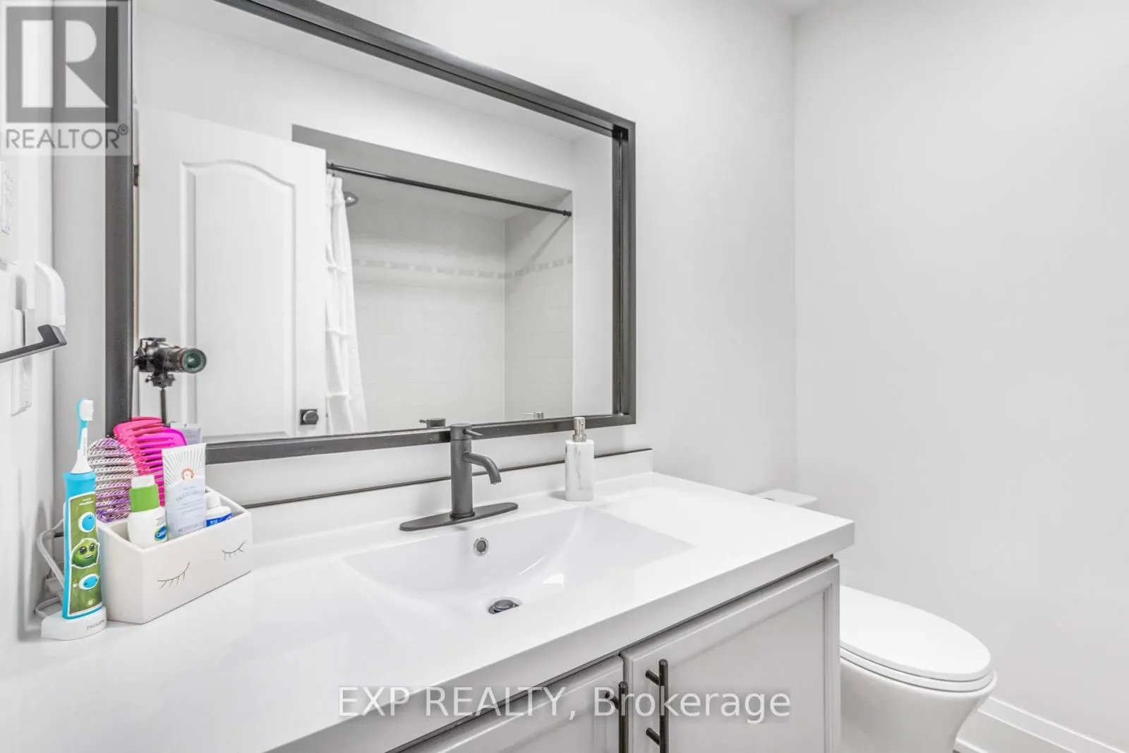 184 HOWARD CRESCENT