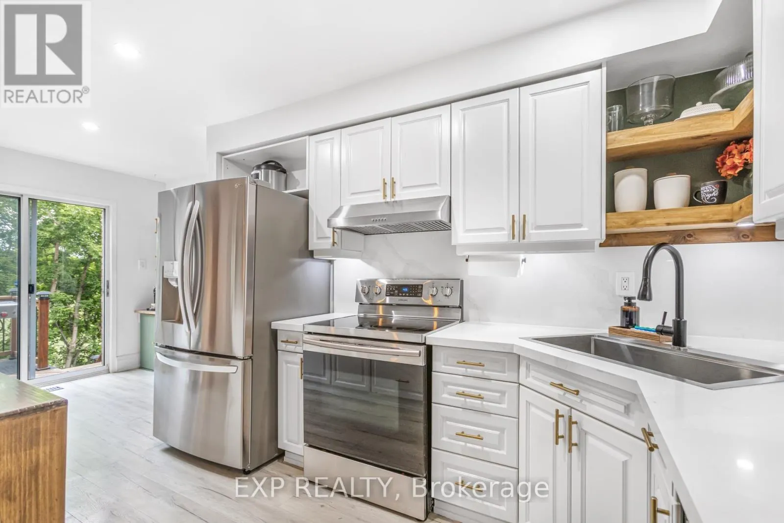 184 HOWARD CRESCENT