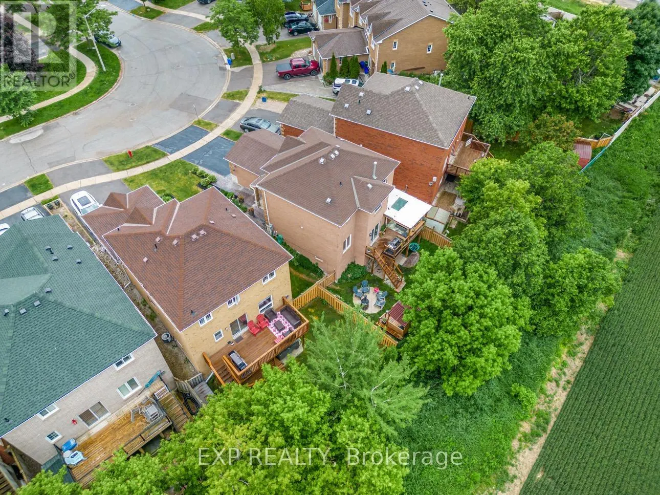 184 HOWARD CRESCENT