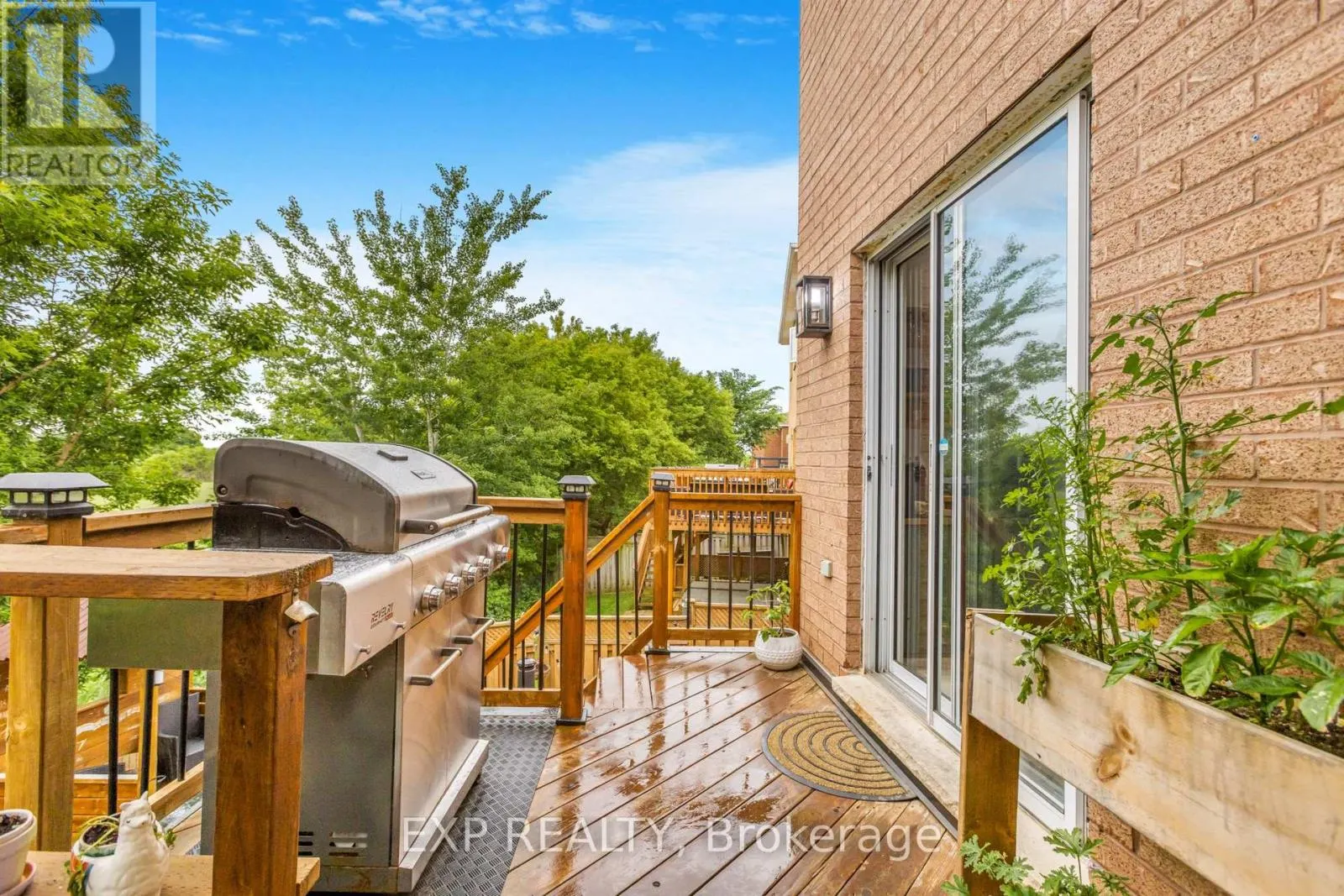 184 HOWARD CRESCENT