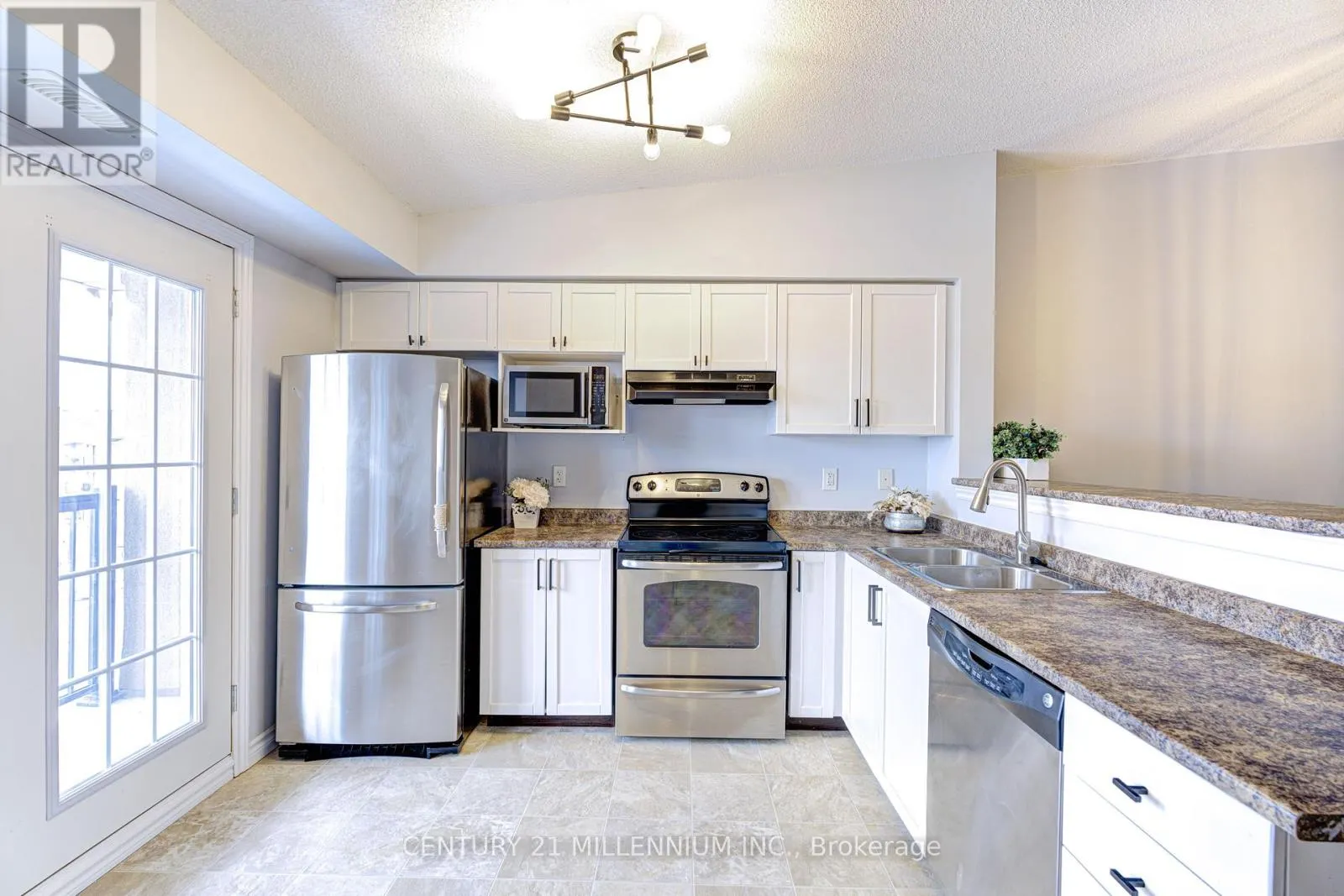 407 - 1380 MAIN STREET E