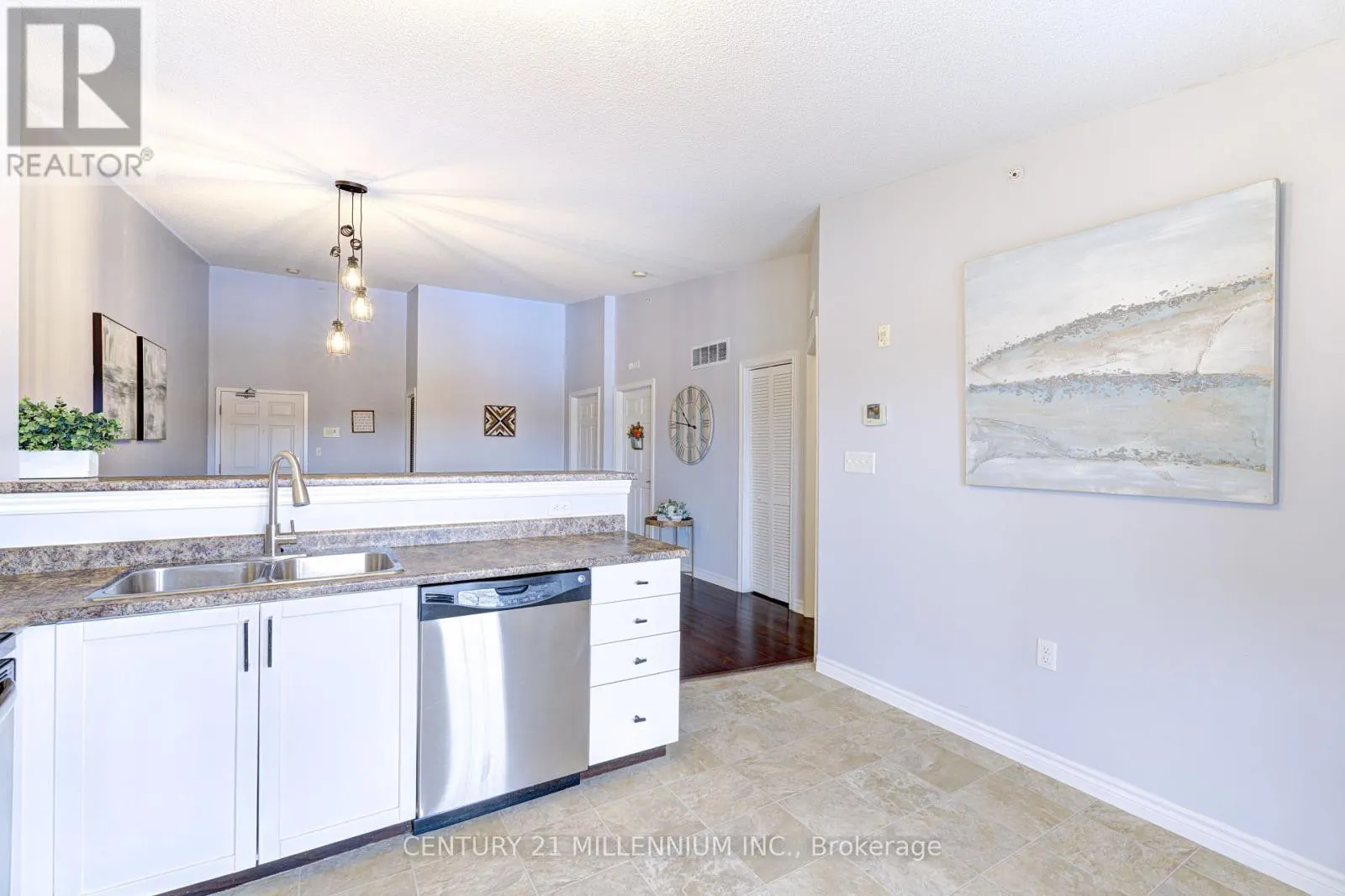 407 - 1380 MAIN STREET E