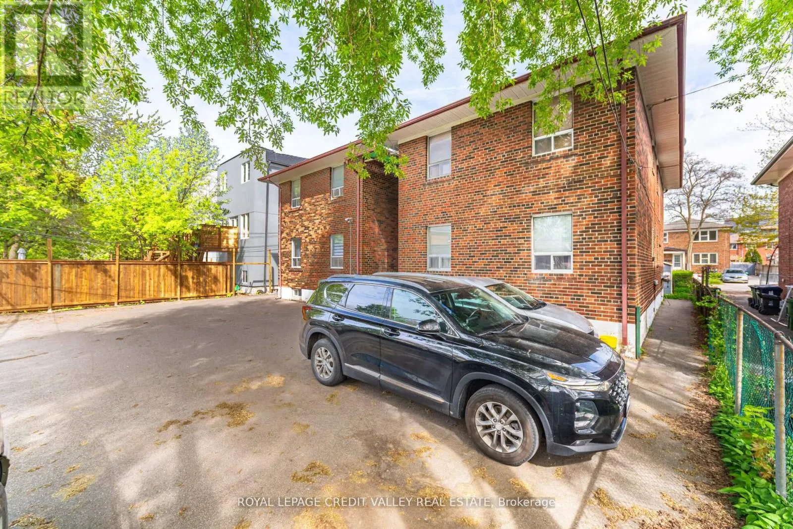 19 ROSELAND DRIVE