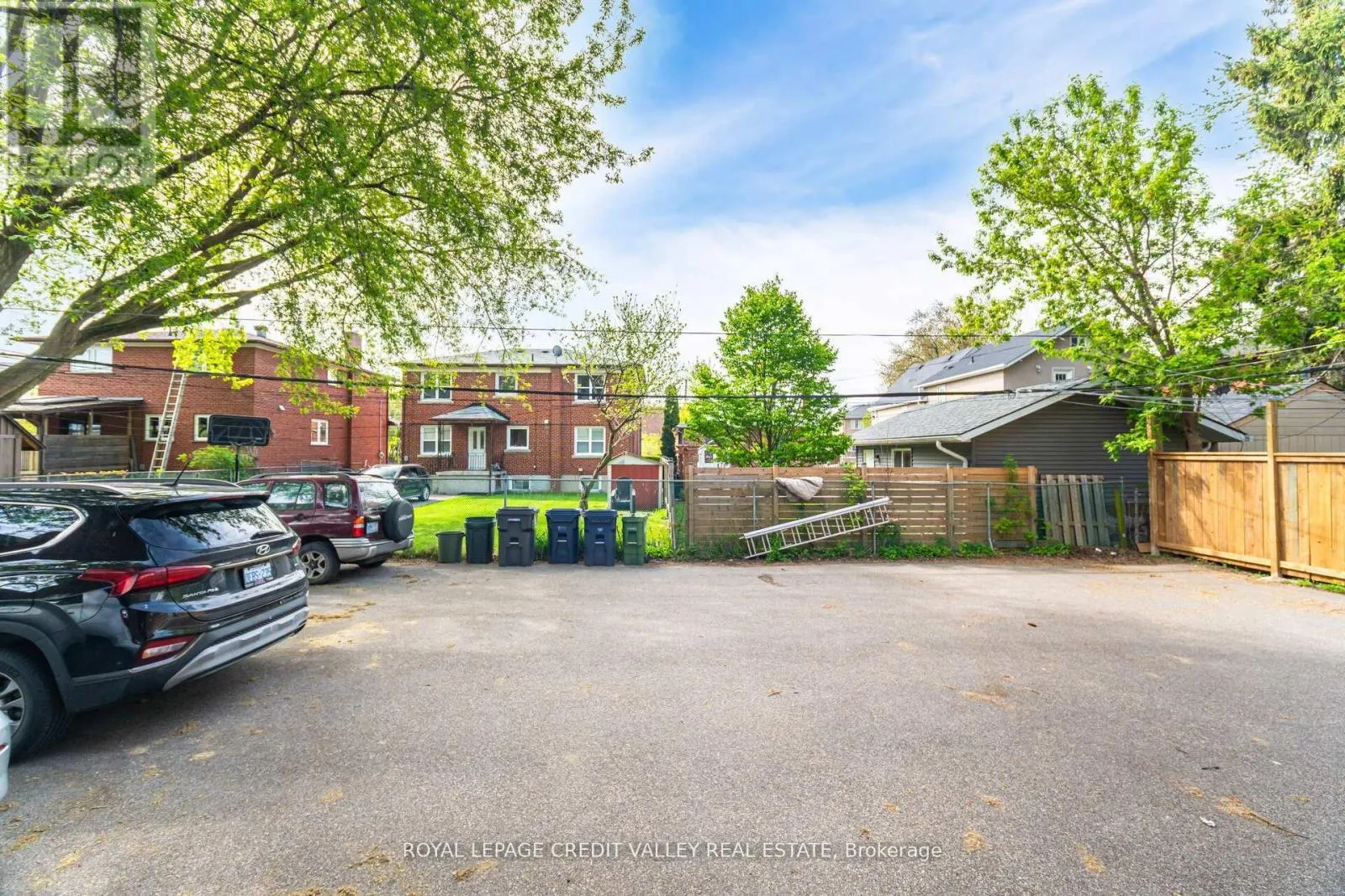 19 ROSELAND DRIVE