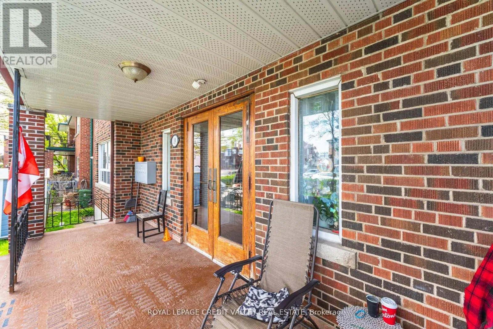 19 ROSELAND DRIVE
