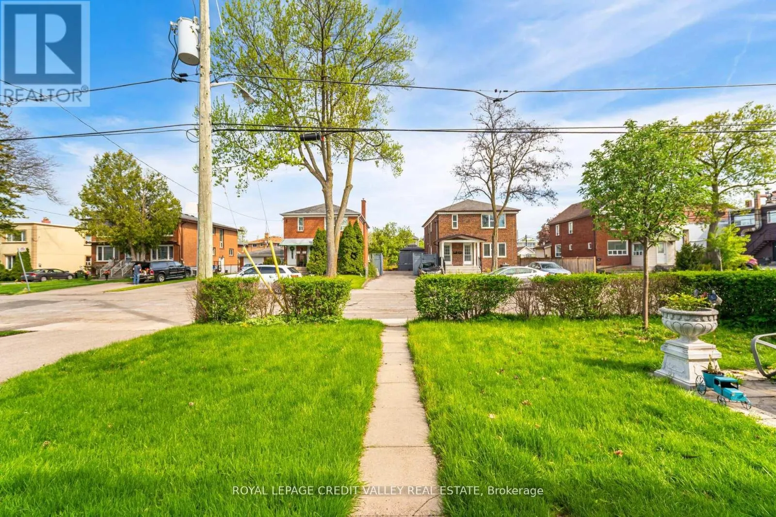 19 ROSELAND DRIVE