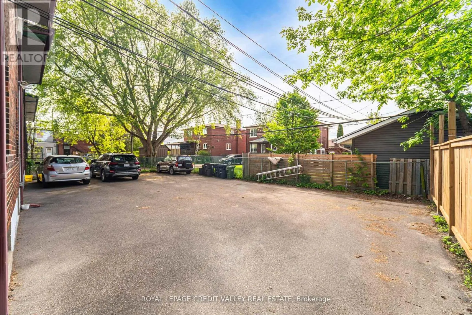 19 ROSELAND DRIVE