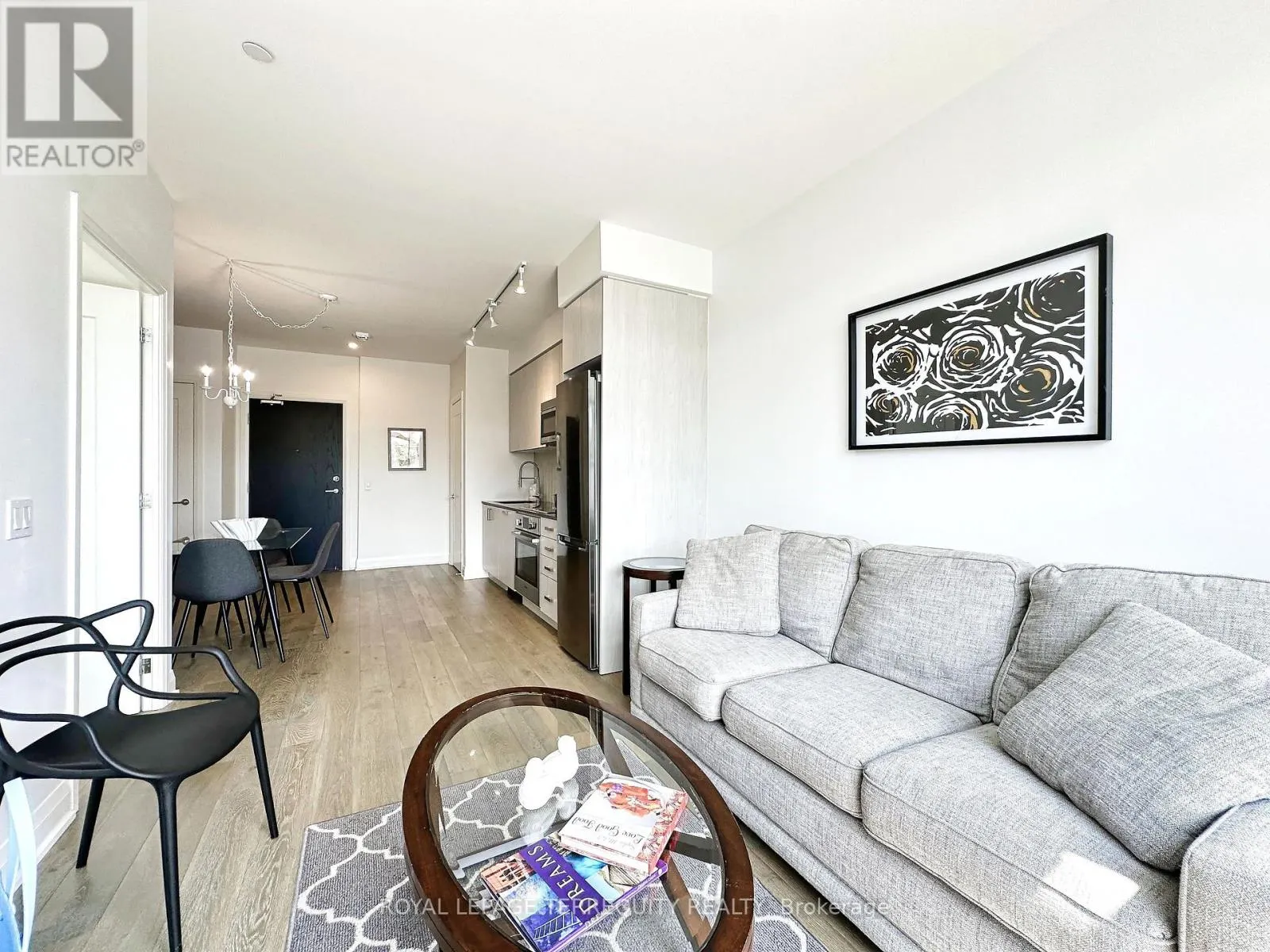 615 - 293 THE KINGSWAY