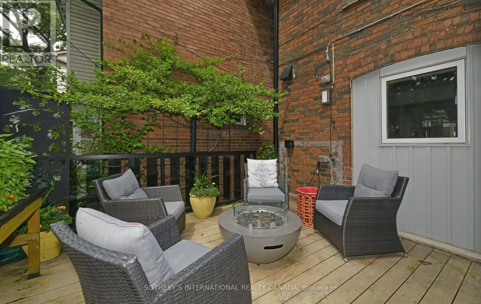 568 WINDERMERE AVENUE