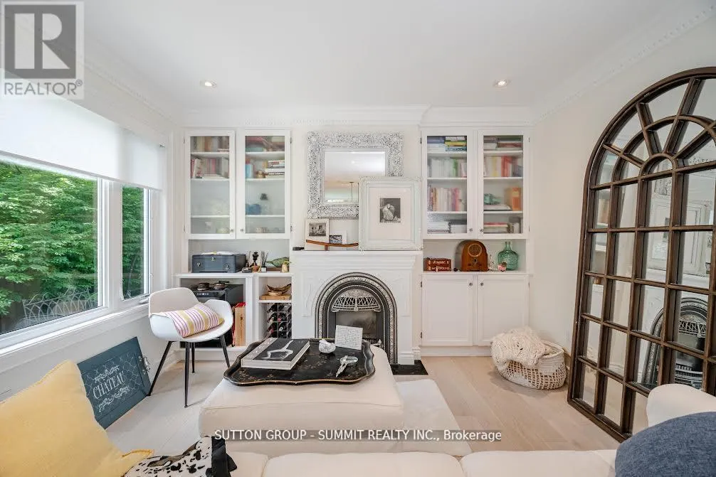 38 JOHN STREET S