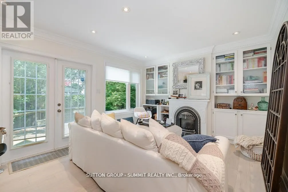 38 JOHN STREET S