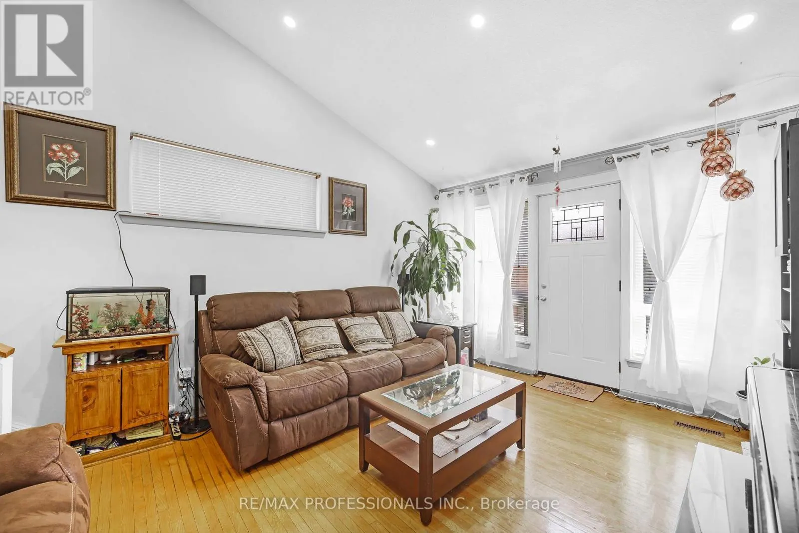 133 - 256 JOHN GARLAND BOULEVARD