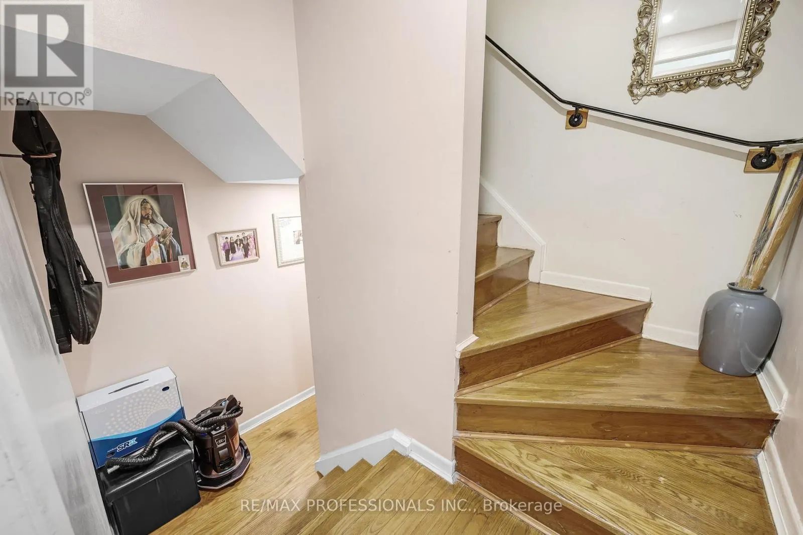 133 - 256 JOHN GARLAND BOULEVARD