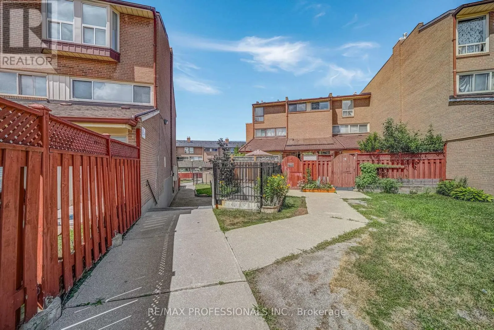 133 - 256 JOHN GARLAND BOULEVARD