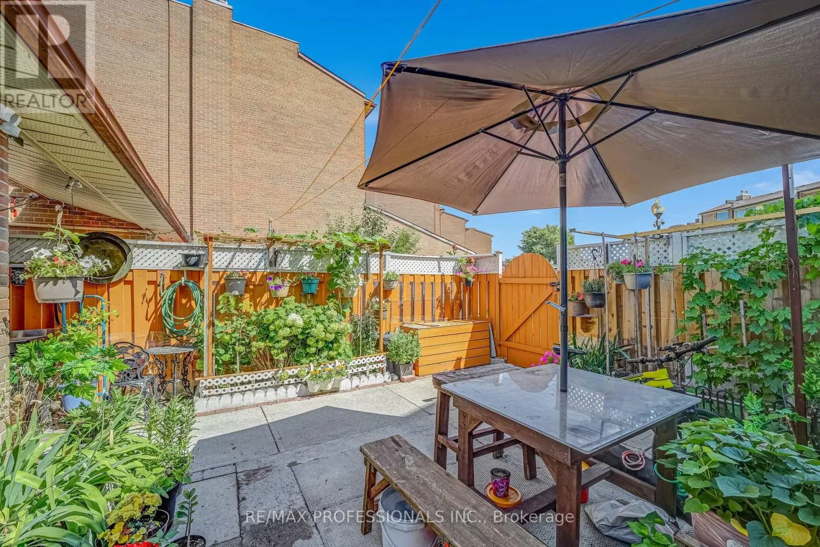 133 - 256 JOHN GARLAND BOULEVARD