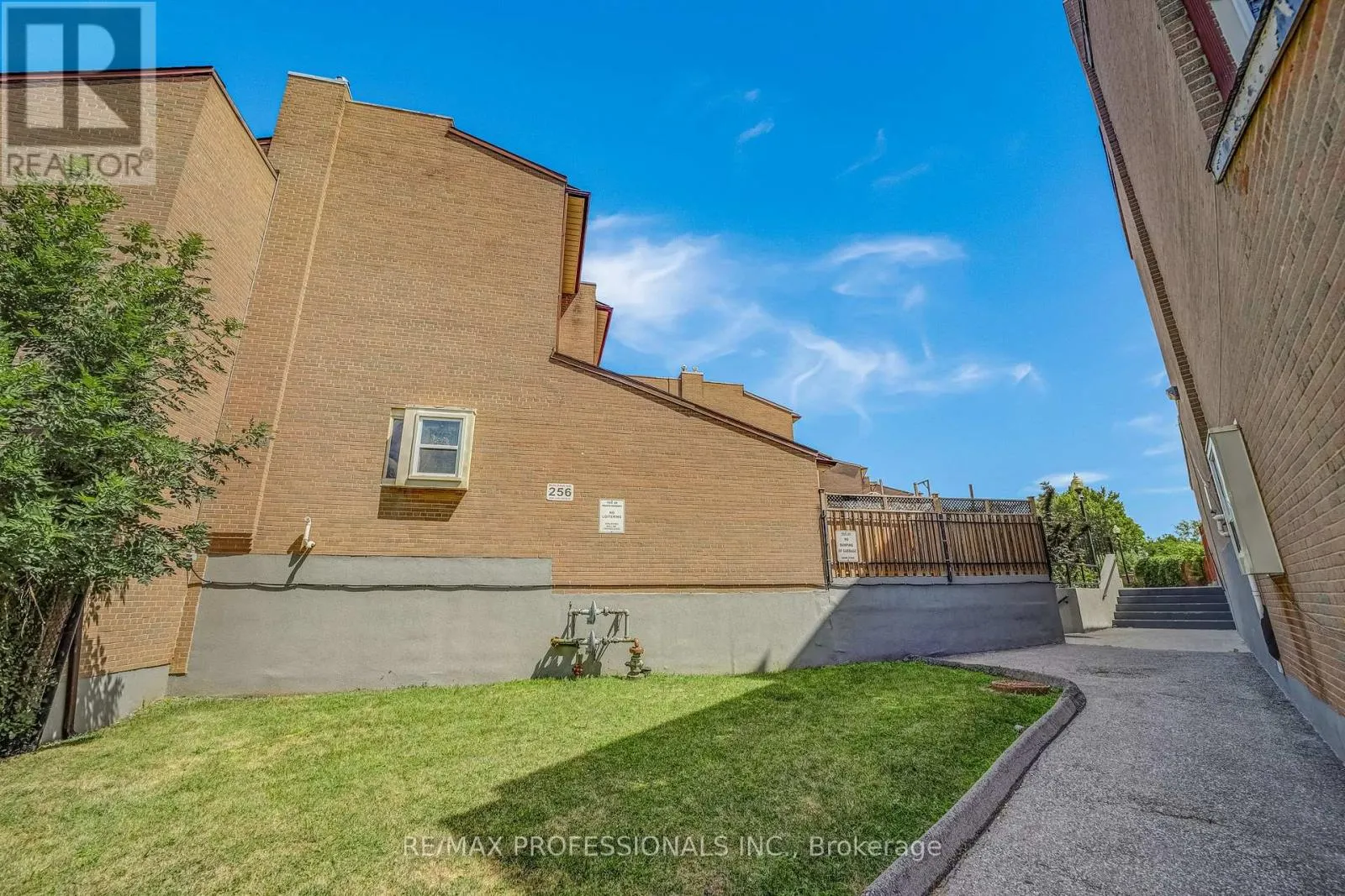 133 - 256 JOHN GARLAND BOULEVARD