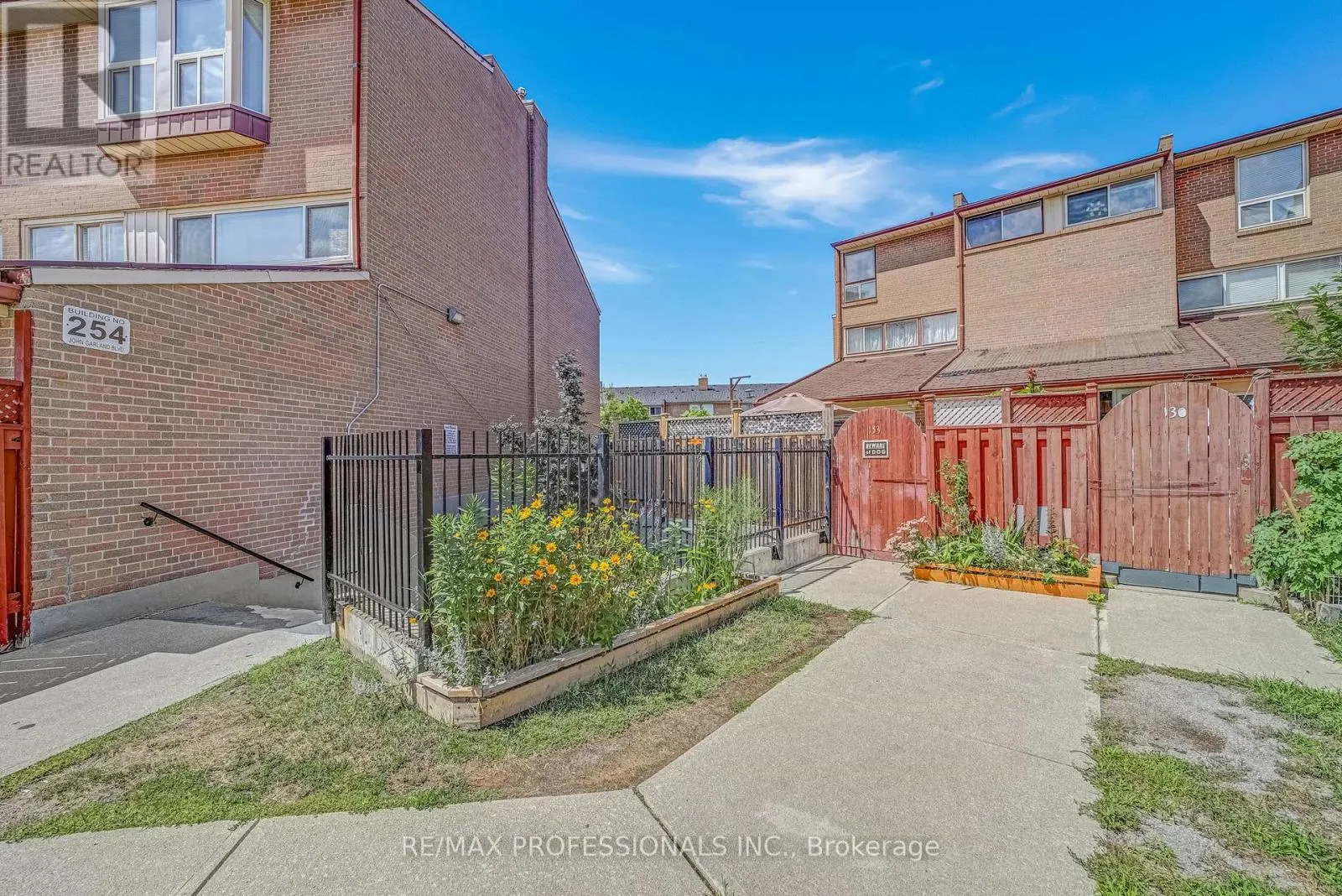 133 - 256 JOHN GARLAND BOULEVARD