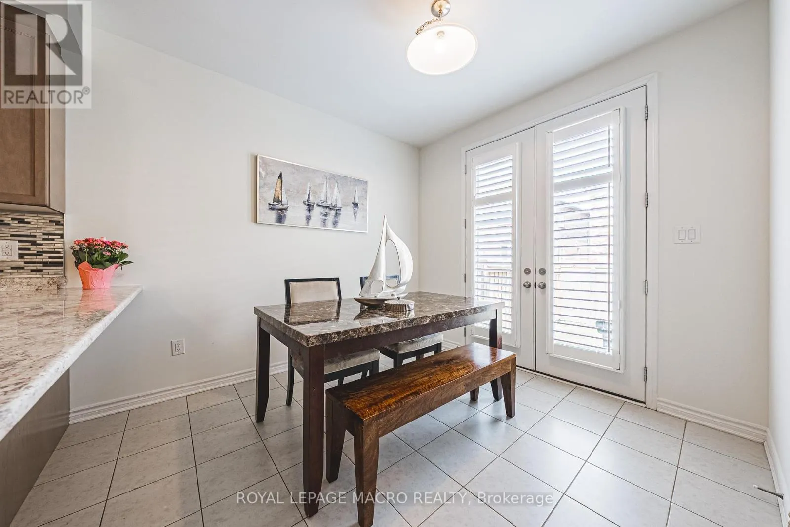 728 KENNEDY CIRCLE W