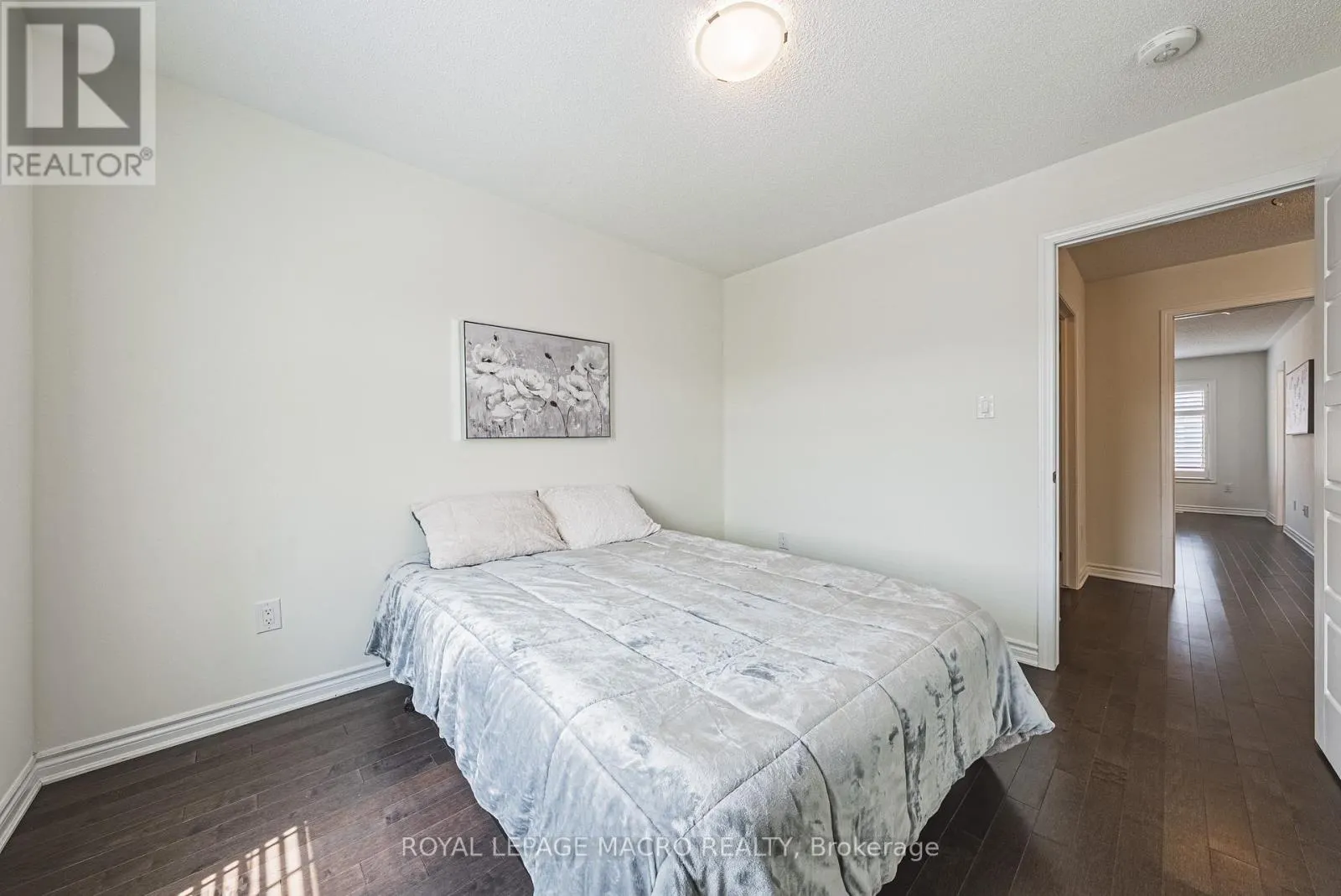 728 KENNEDY CIRCLE W