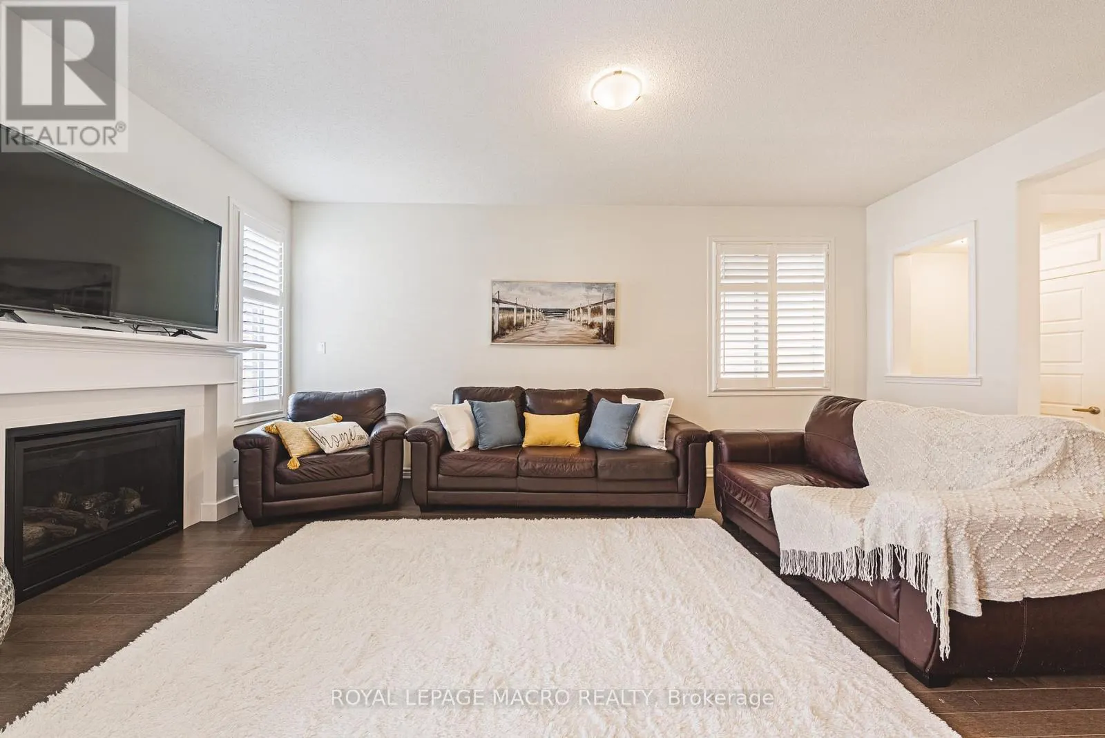 728 KENNEDY CIRCLE W