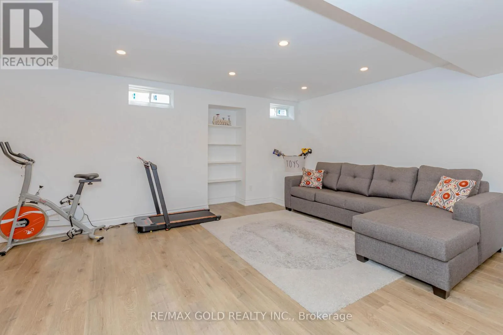 1344 ROSE WAY