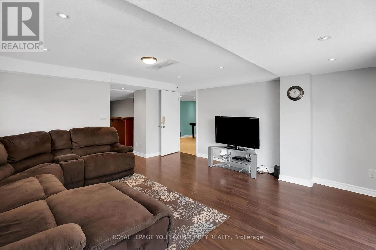 11 EVANS RIDGE
