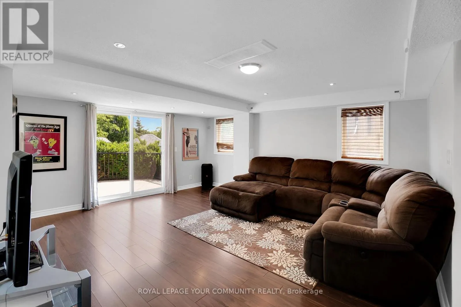 11 EVANS RIDGE