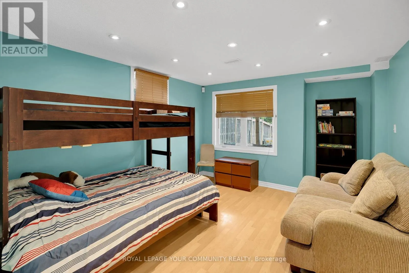 11 EVANS RIDGE