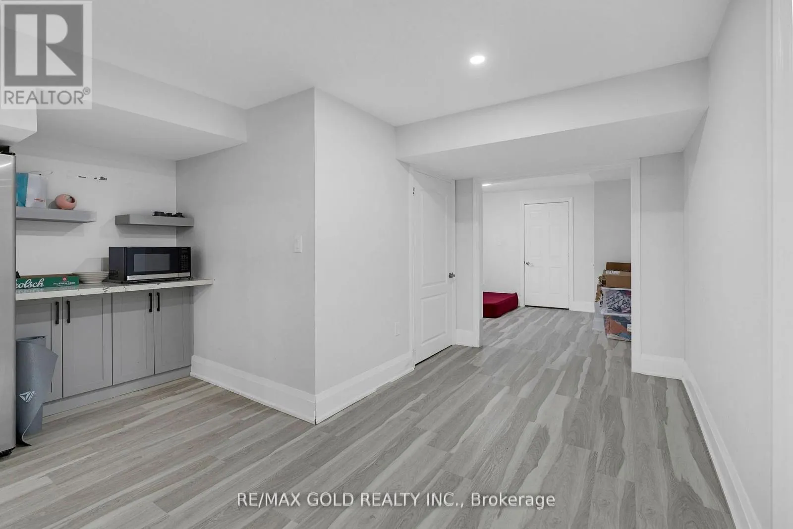 21 COTTONFIELD CIRCLE