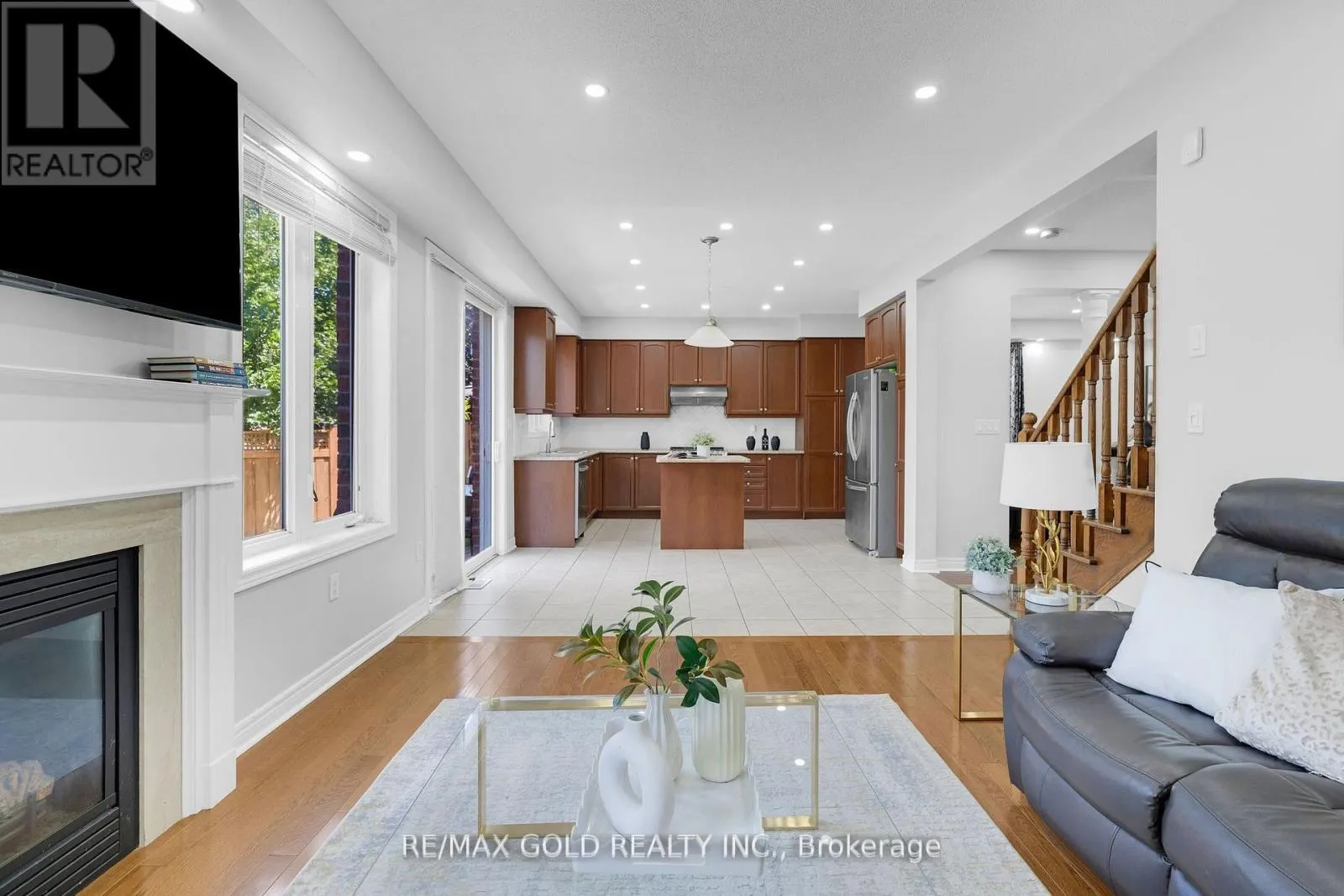 21 COTTONFIELD CIRCLE