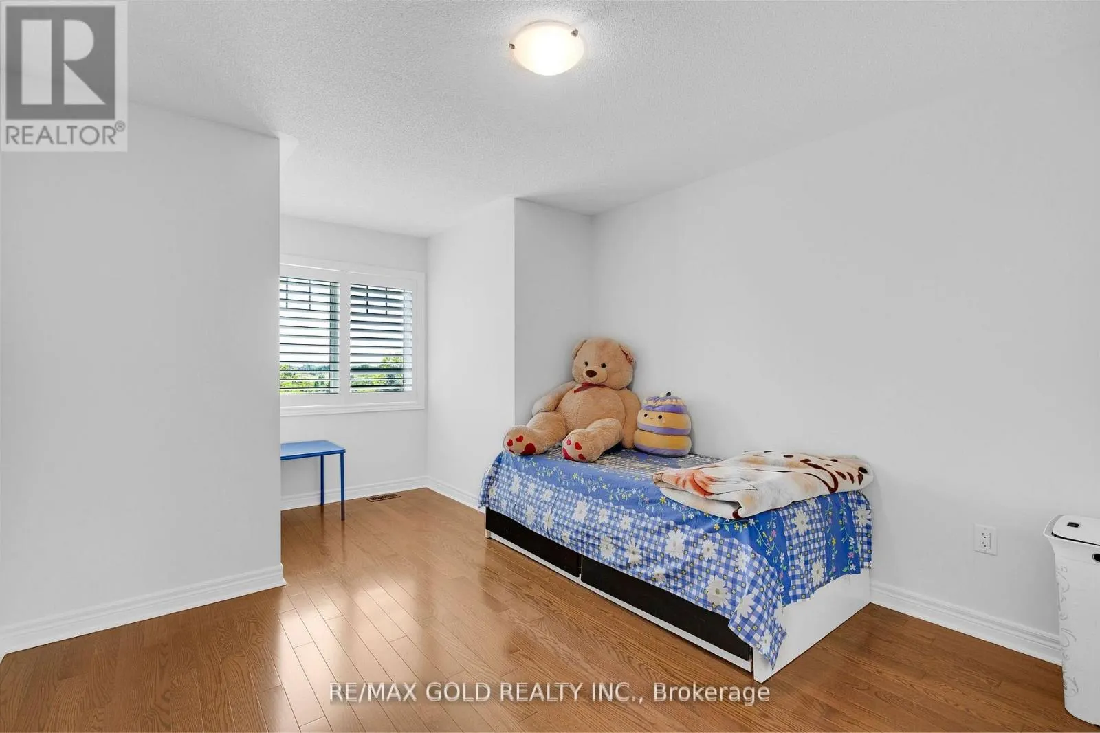 21 COTTONFIELD CIRCLE