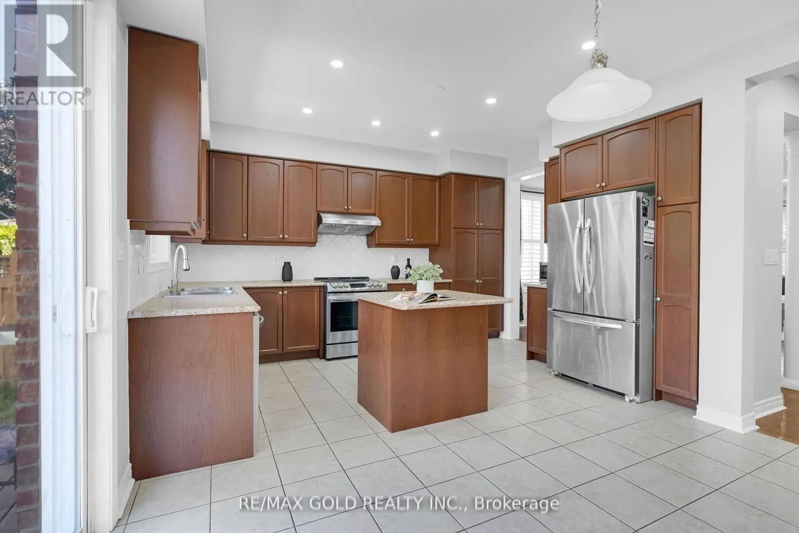 21 COTTONFIELD CIRCLE