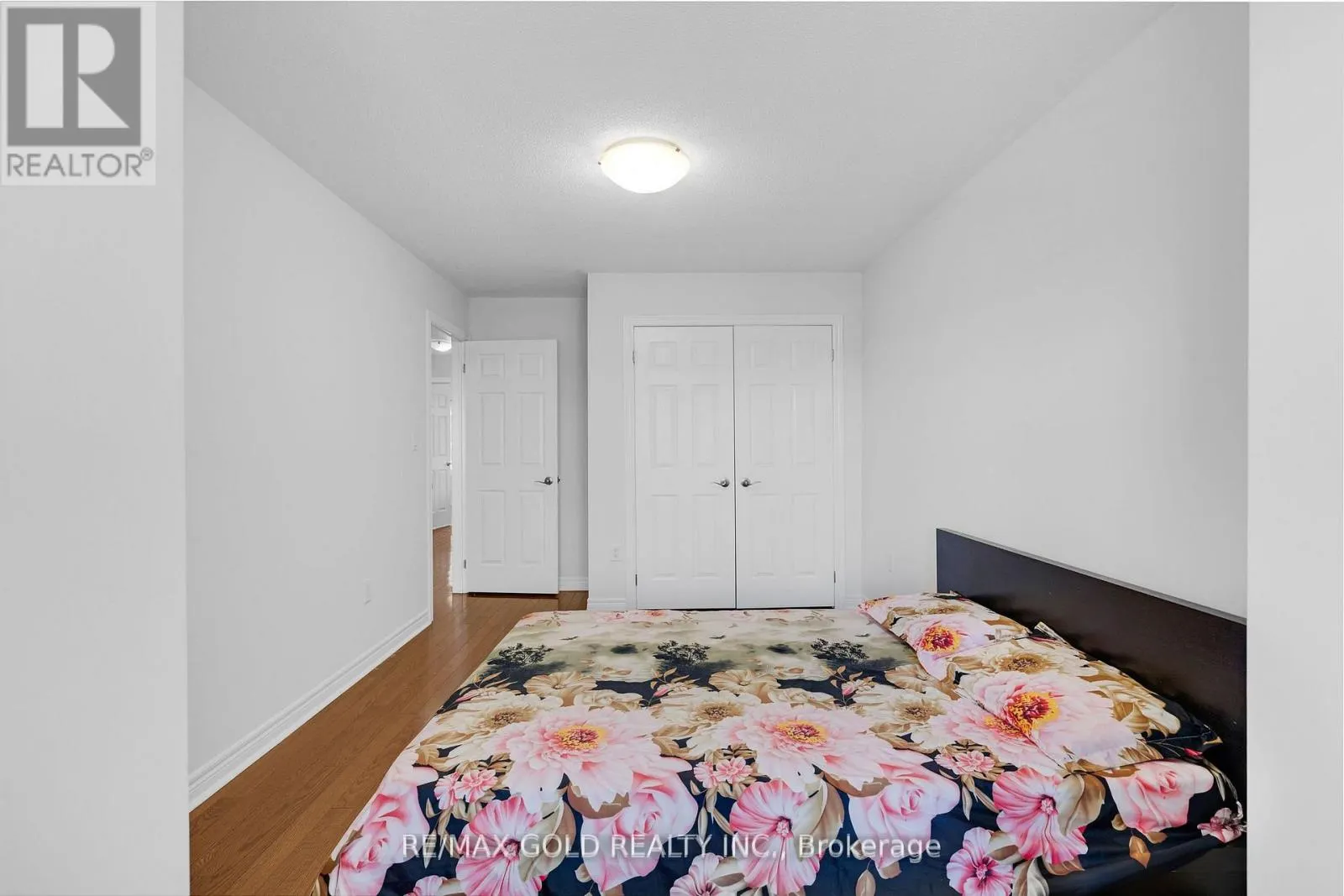 21 COTTONFIELD CIRCLE