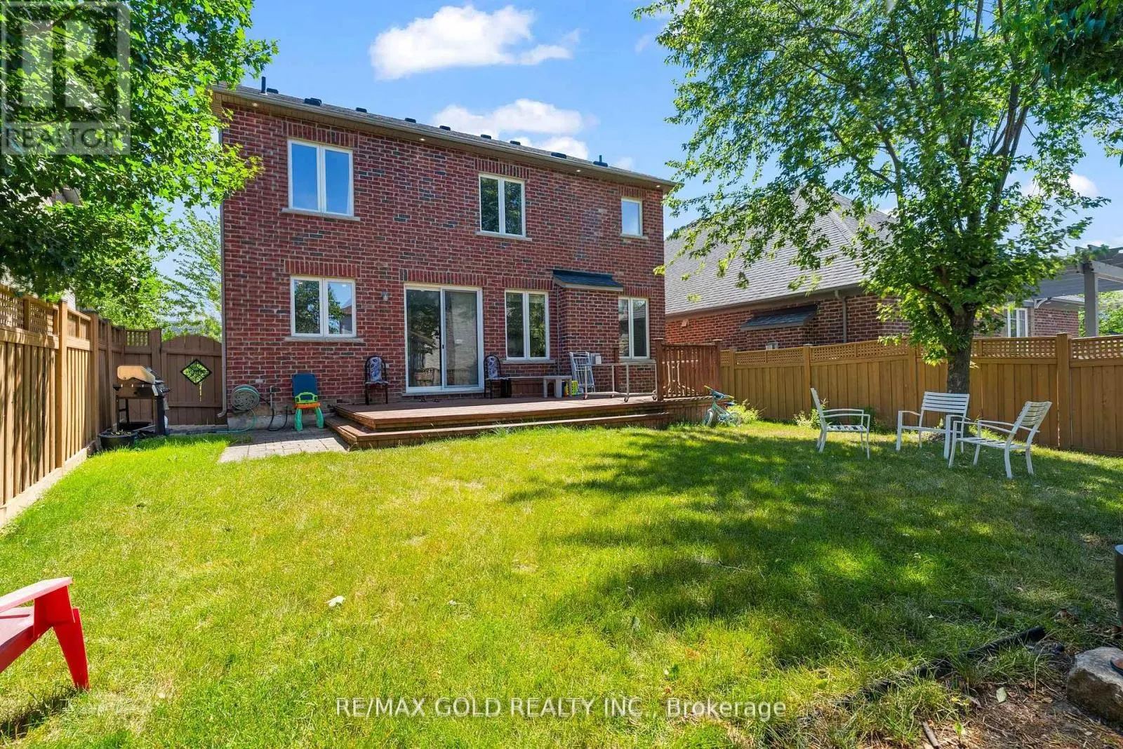 21 COTTONFIELD CIRCLE