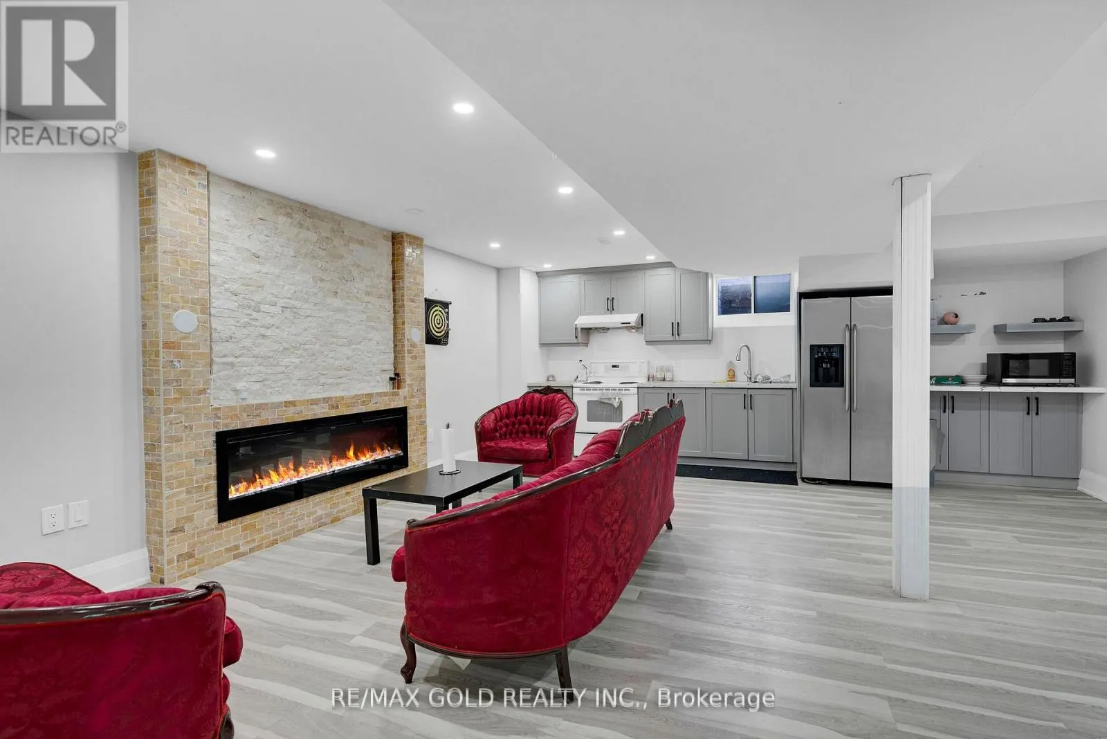 21 COTTONFIELD CIRCLE