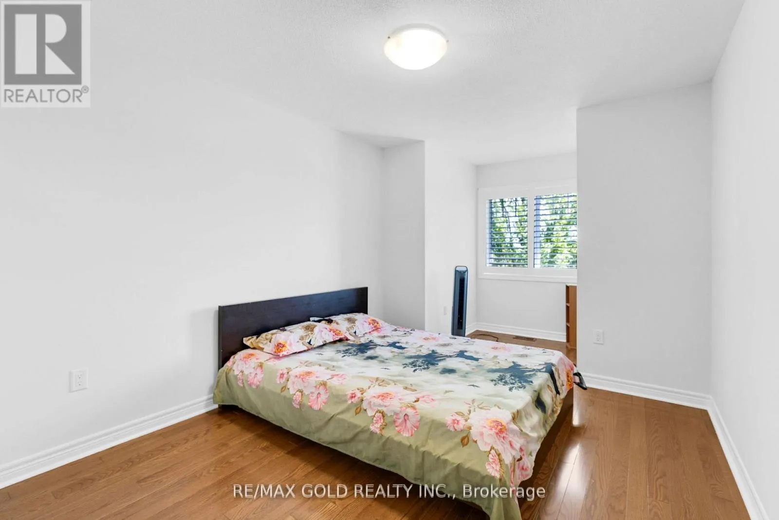 21 COTTONFIELD CIRCLE