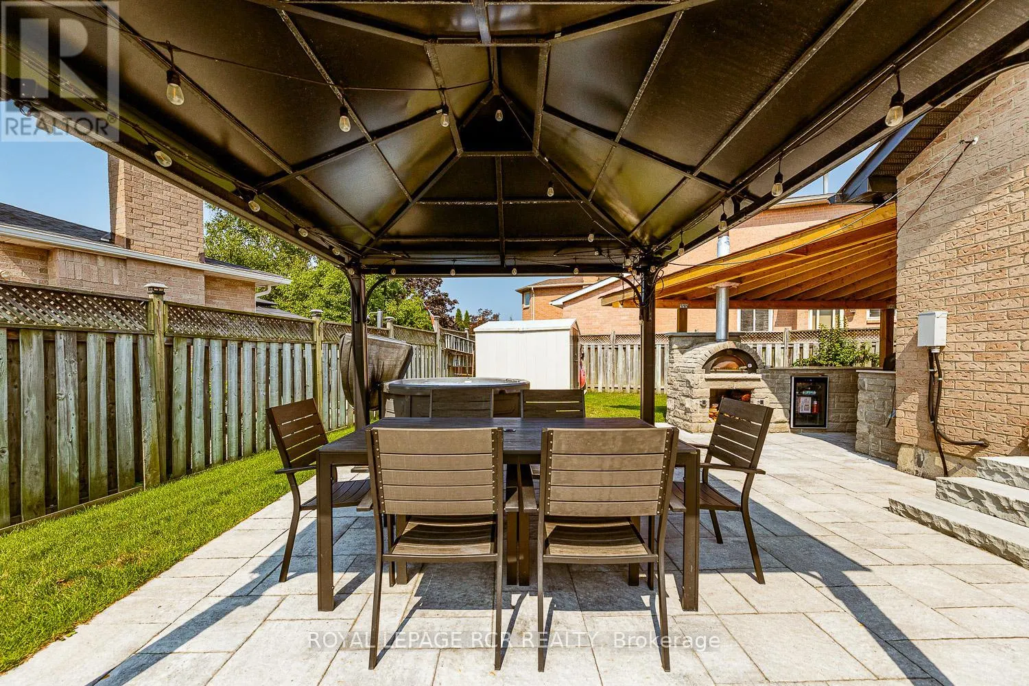 44 FOUNTAINBRIDGE DRIVE